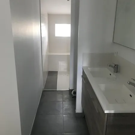 Les De La Menie Chanverrie